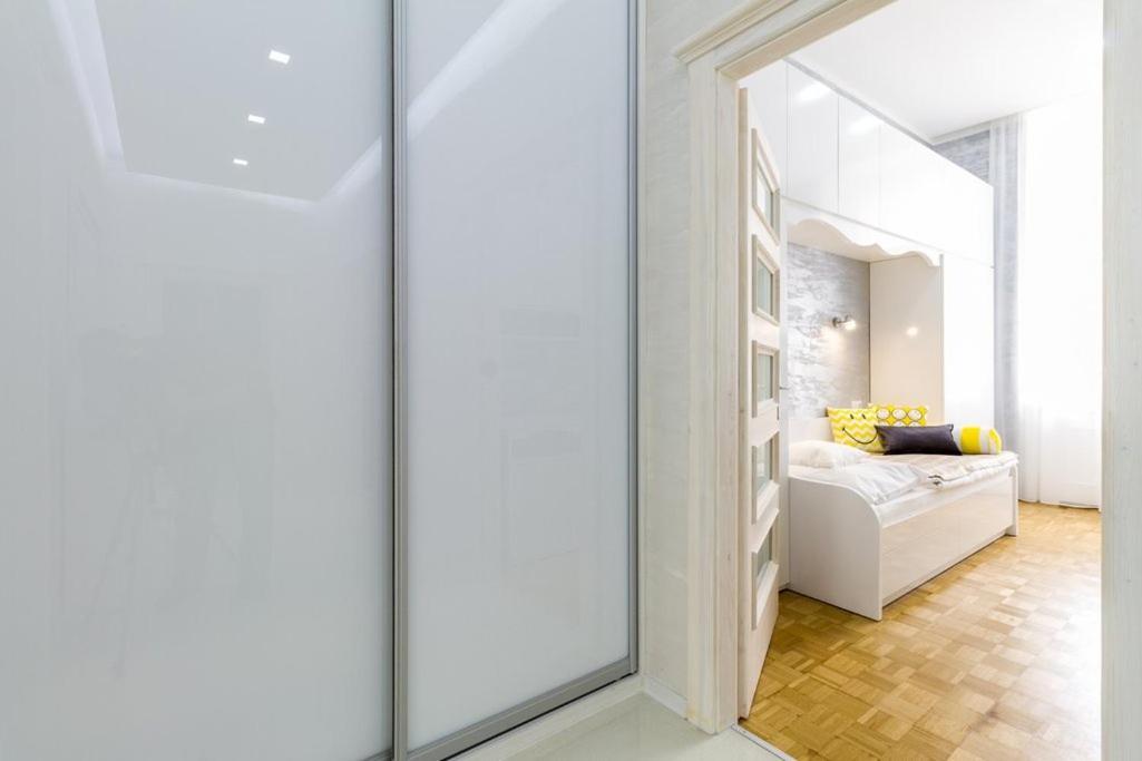 Stylish Apartment 5 Minutes Walk From City Center Prague Exterior photo