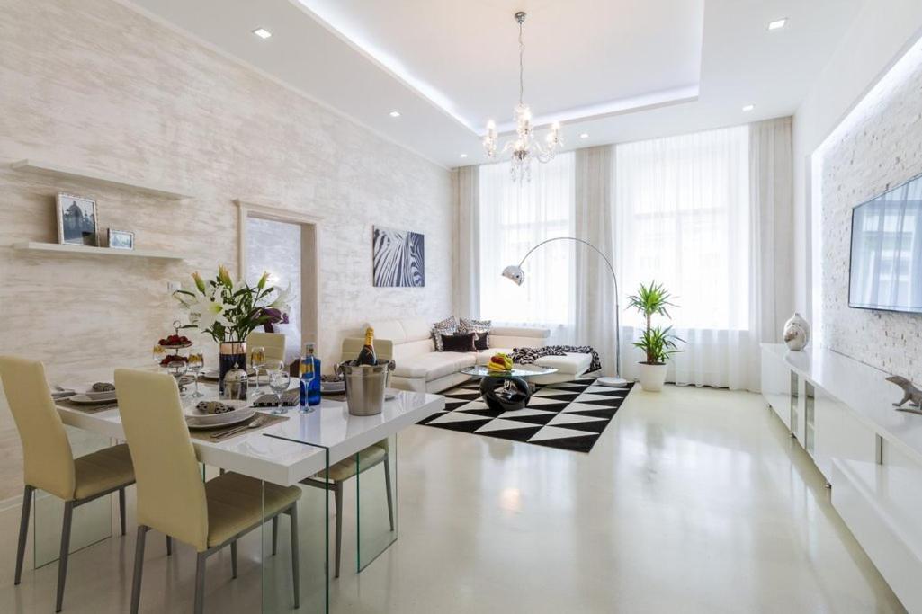 Stylish Apartment 5 Minutes Walk From City Center Prague Exterior photo